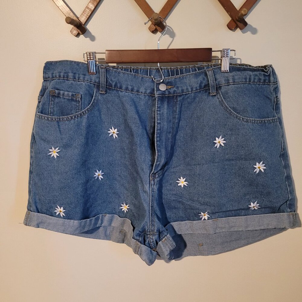 SHEIN Elastic Waist Daisy Embroidered Cuffed Jean Shorts SZ 4X